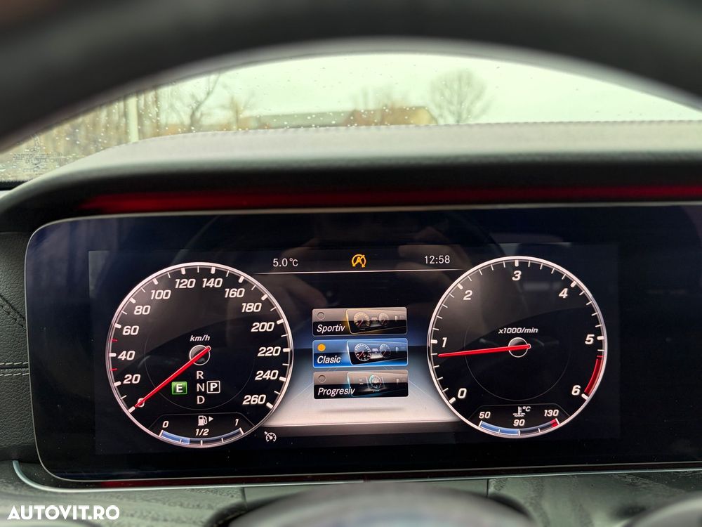 Mercedes-Benz E 220 d T 9G-TRONIC AMG Line - 32