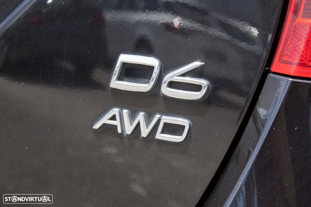 Volvo V60 D6 Plug-In-Hybrid AWD Geartronic Momentum — fotografia 41