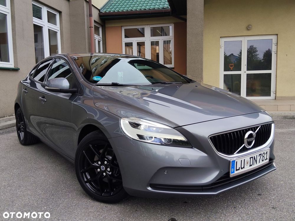 Volvo V40 T2 Momentum - 19