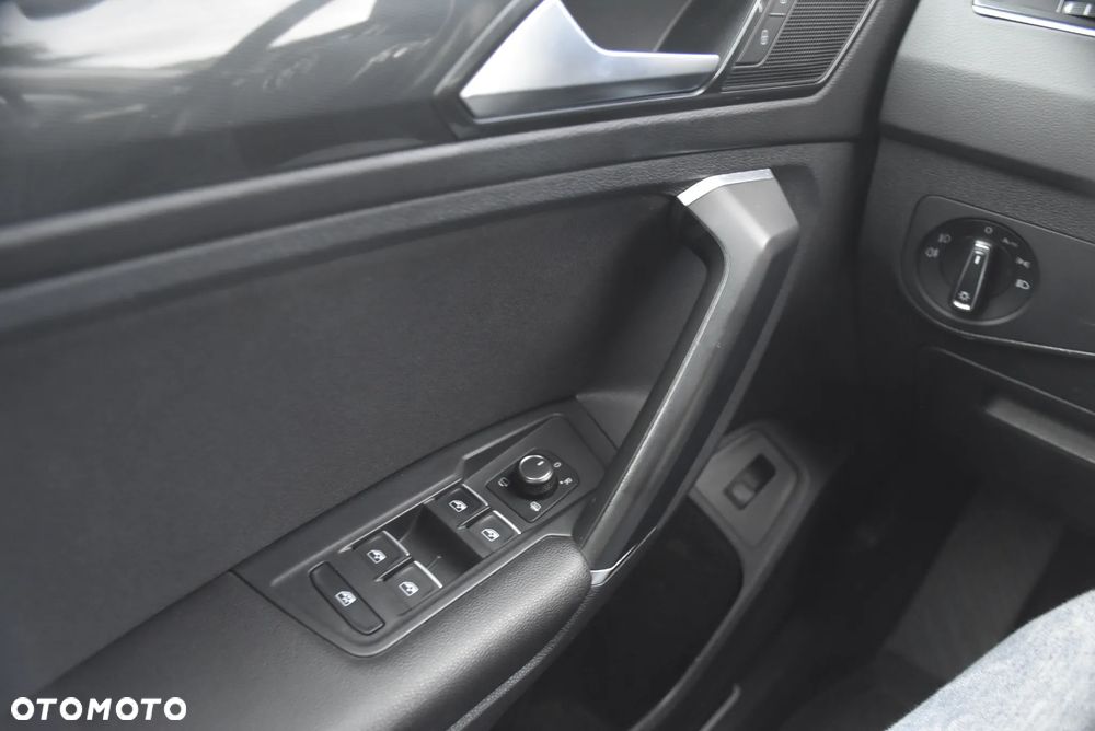 Volkswagen Tiguan 2.0 TDI SCR DSG R-Line - 19