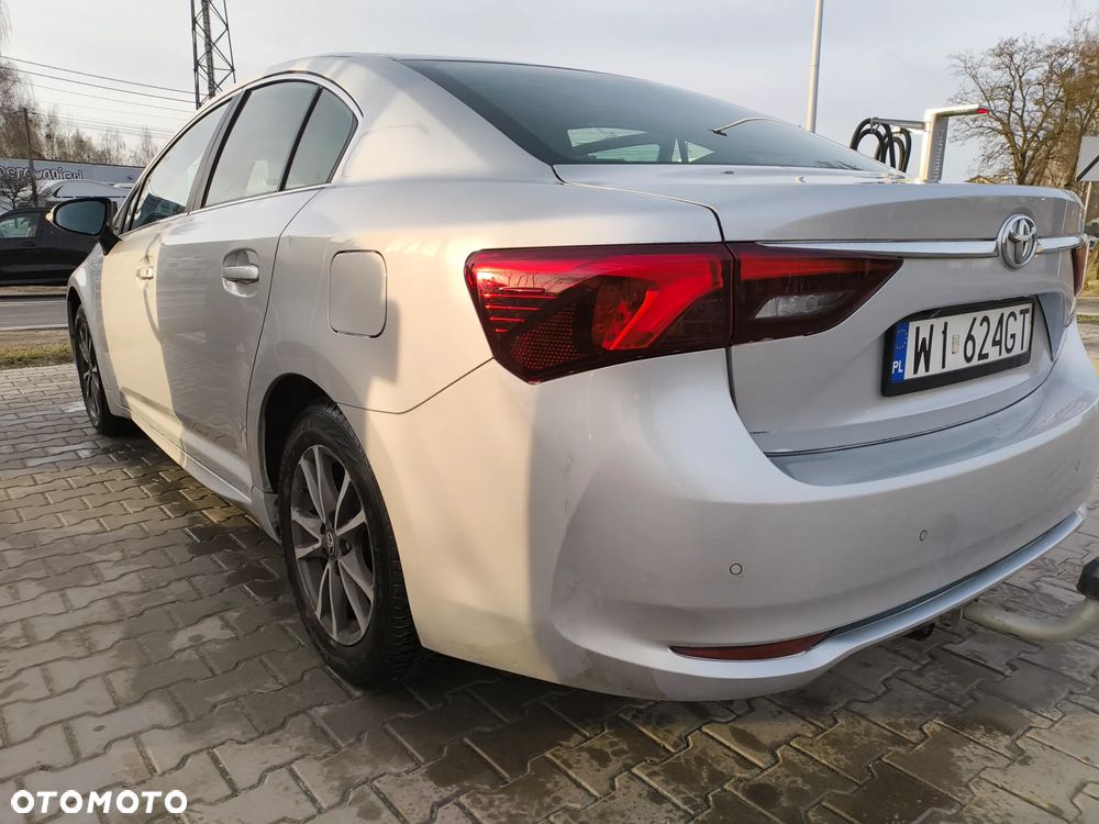 Toyota Avensis 1.8 Premium - 3
