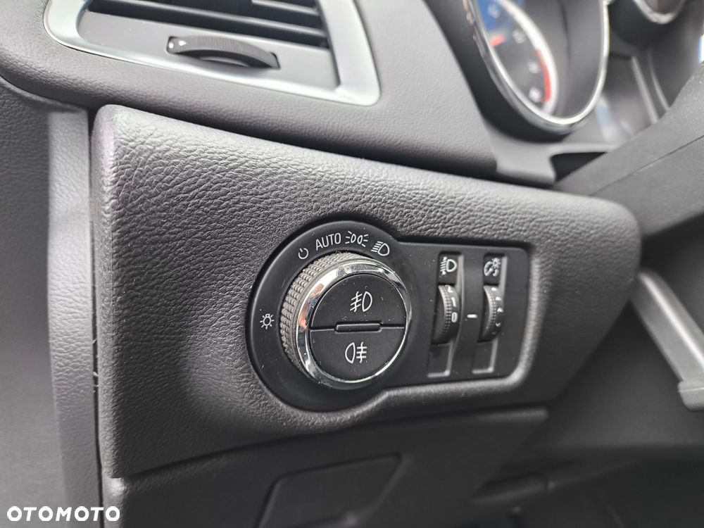 Opel Astra 1.4 T Active EU6 - 21