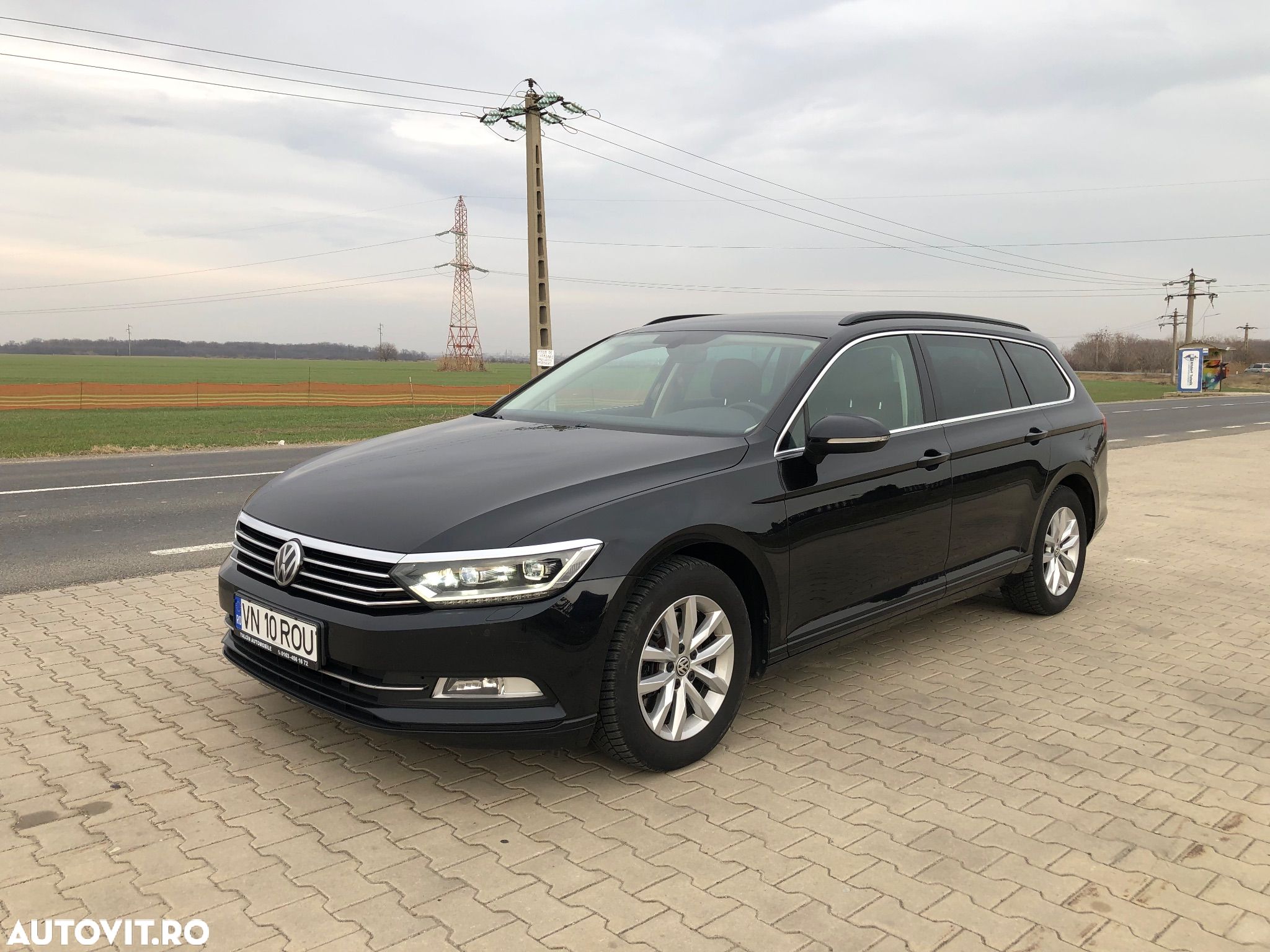 Volkswagen Passat Variant 1.6 TDI SCR DSG Business - 1