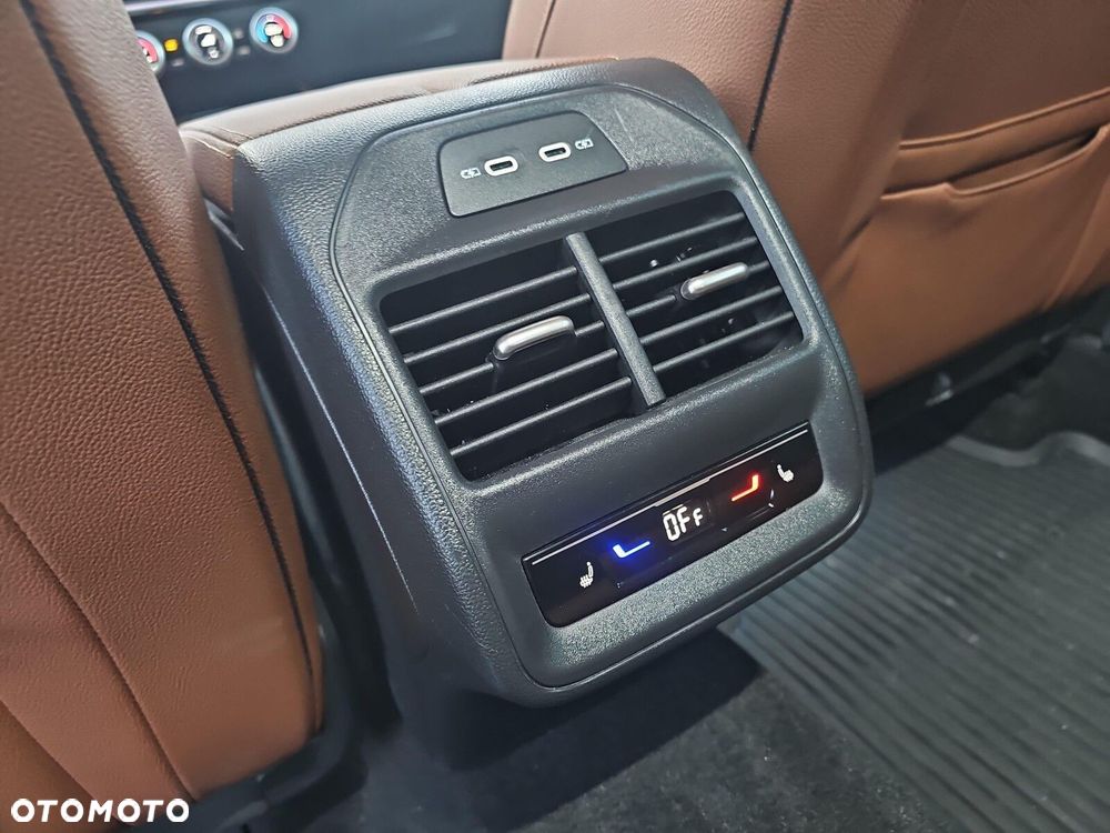 Skoda Superb 2.0 TDI SCR 4x4 L&K DSG - 14