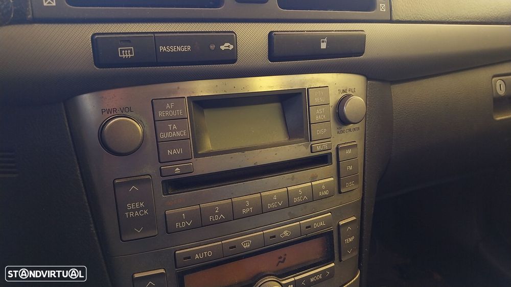 Toyota Avensis SD 2.0 D-4D - 10