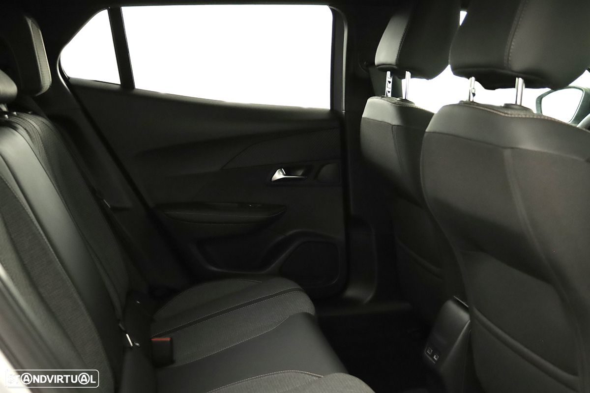 Peugeot 2008 1.2 PureTech Allure - 21