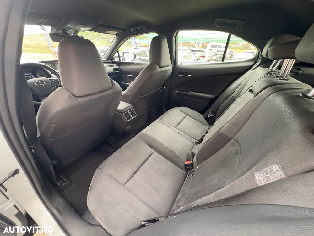 Lexus UX 250h Business Edition - 15