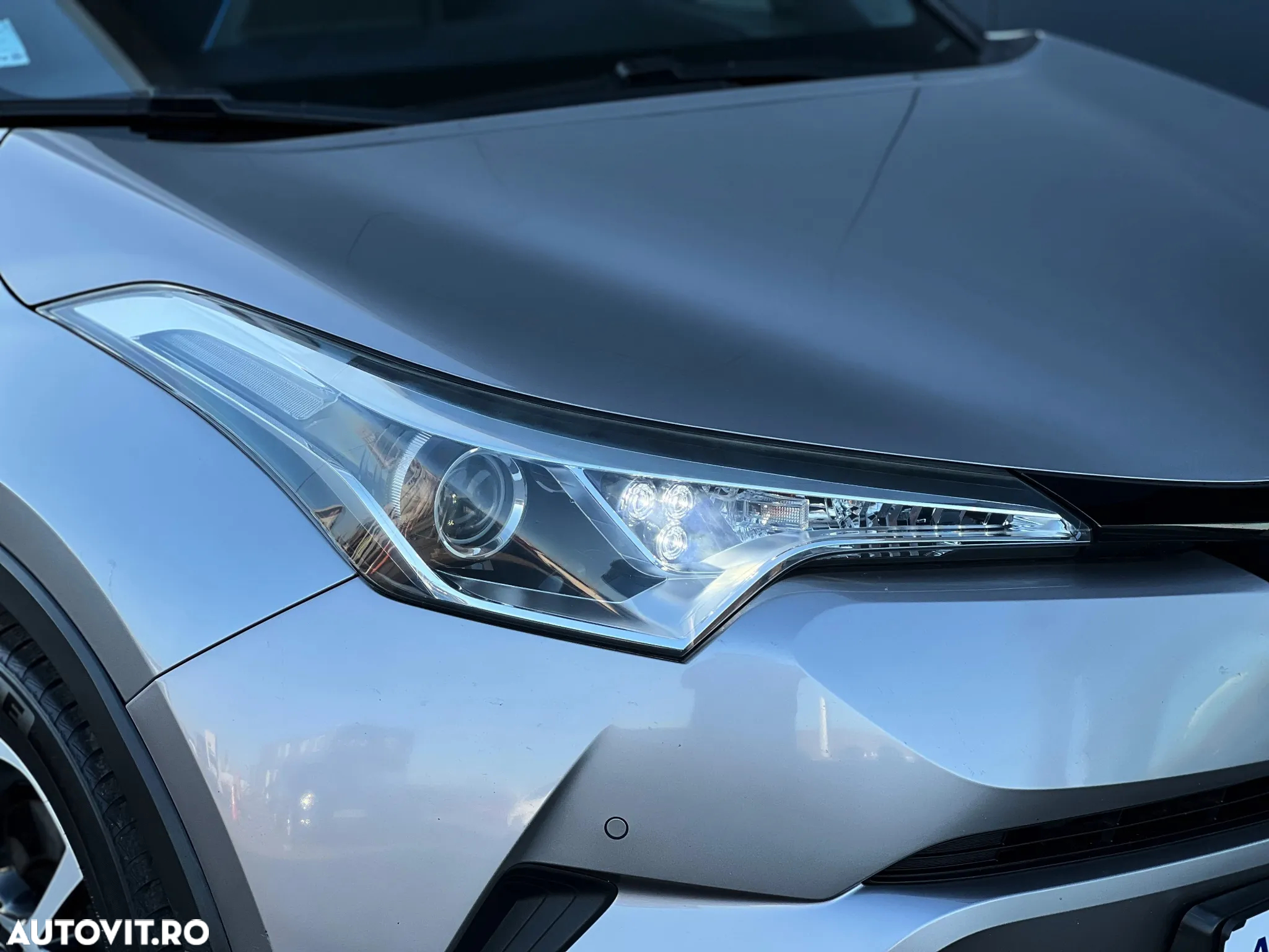 Toyota C-HR 1.8 HSD 122 CP 4x2 CVT C-ult Style bi-tone - 26