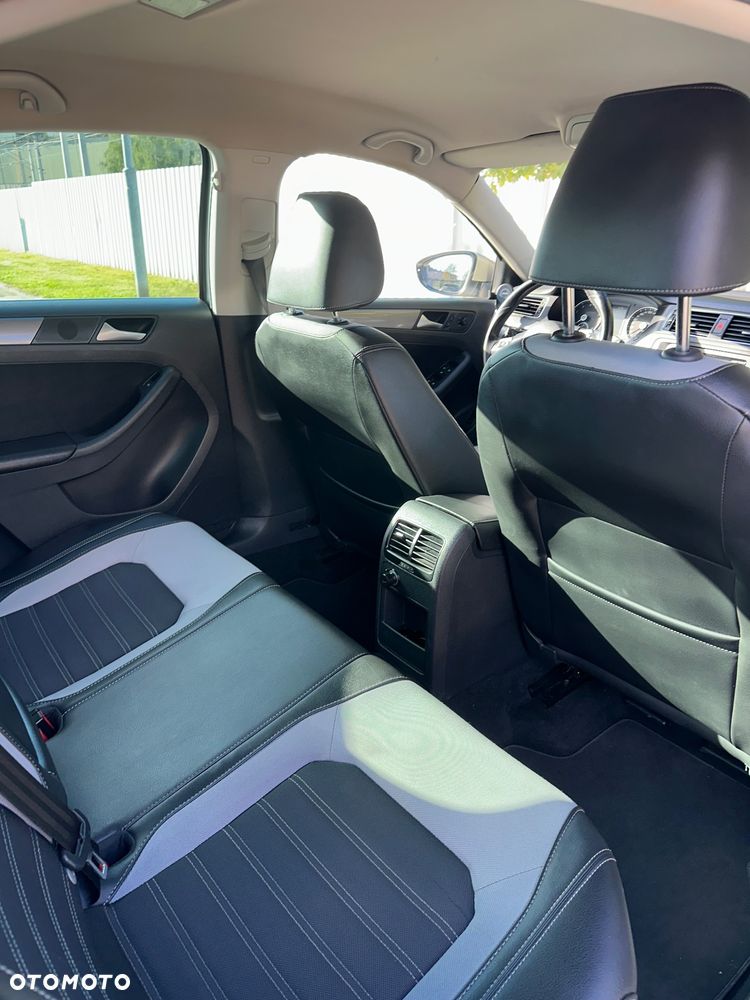 Volkswagen Jetta 1.4 TSI Highline - 19