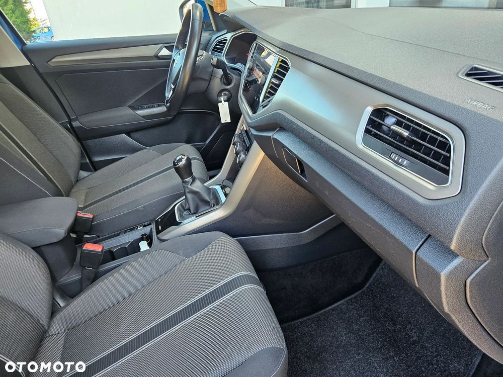Volkswagen T-Roc - 16