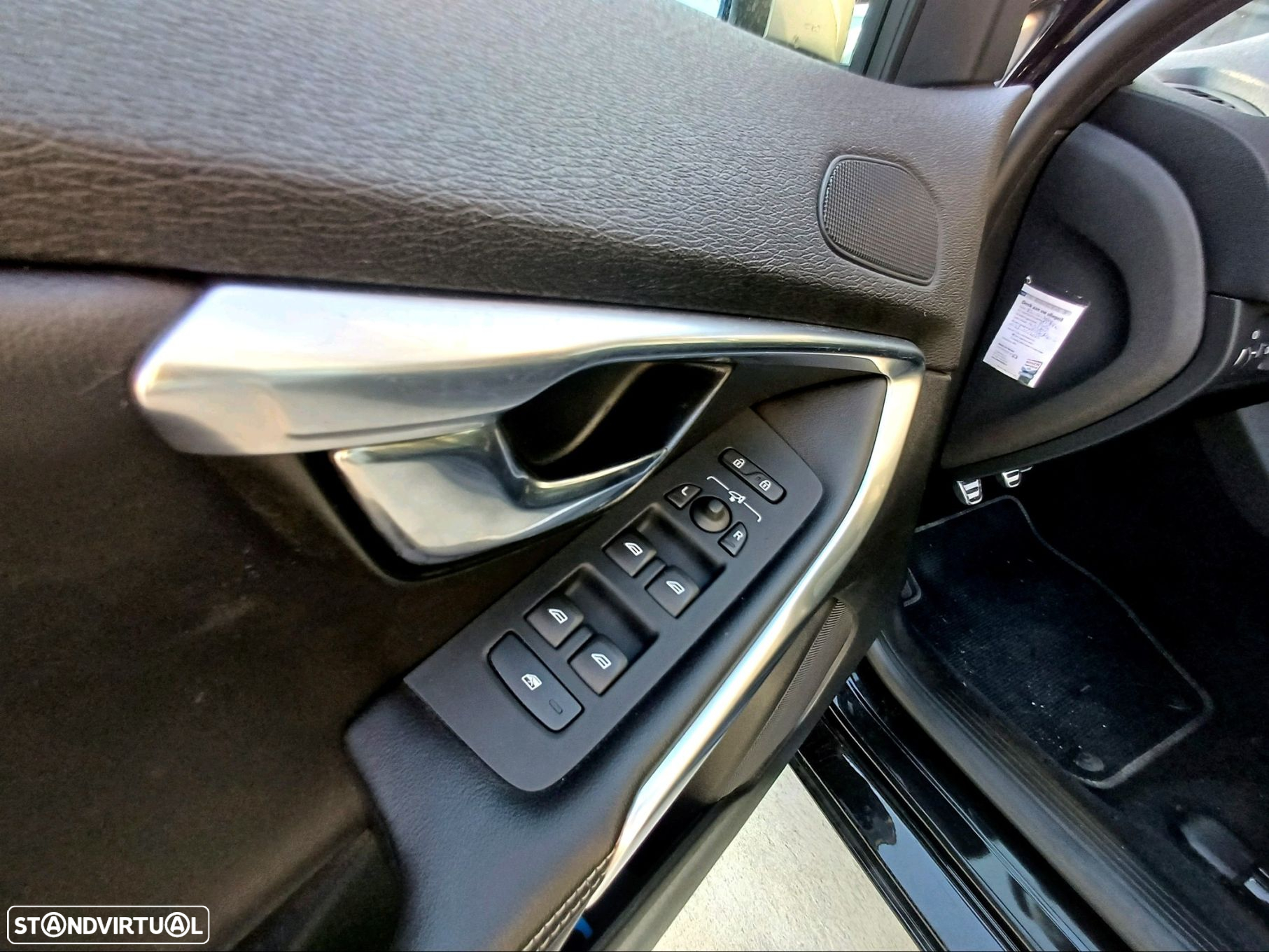Volvo V40 2.0 D2 R-Design - 4