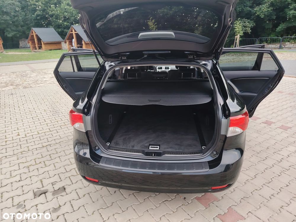 Toyota Avensis 1.8 Sol NAVI - 15
