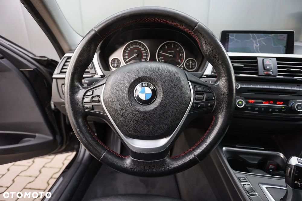 BMW Seria 3 320d Blue Performance Sport Line - 26