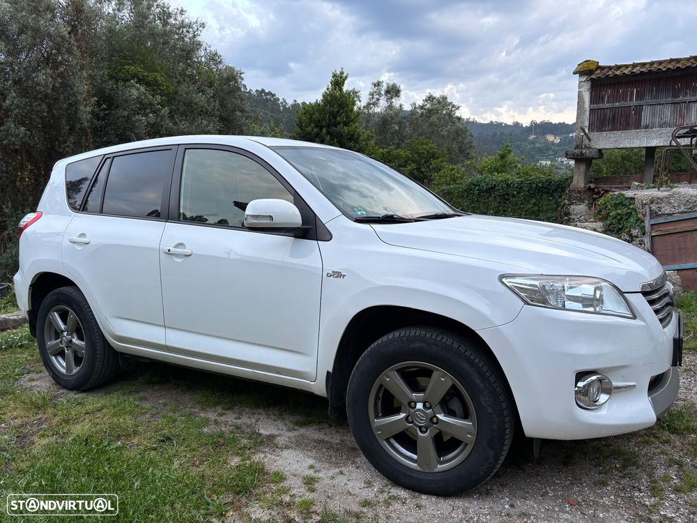 Toyota RAV4 2.2 D-4D 4x4 Executive - 1