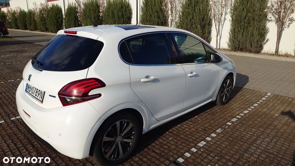 Peugeot 208 1.2 PureTech Allure - 5