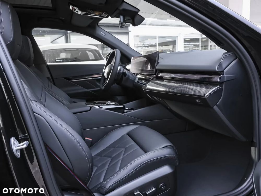 BMW Seria 5 540d xDrive mHEV M Sport - 15