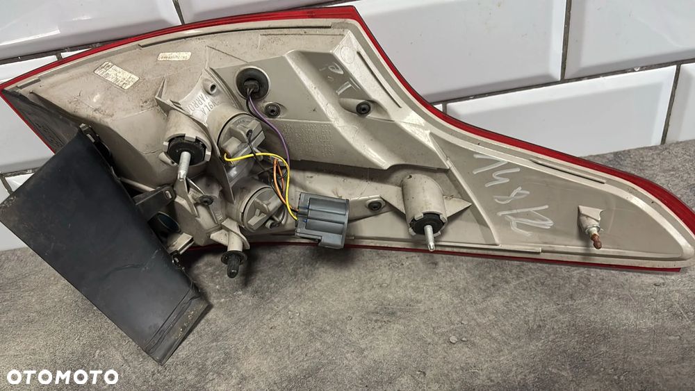 Ford Focus Mk3 Lift lampa Tylna Prawa    (147/2) - 4