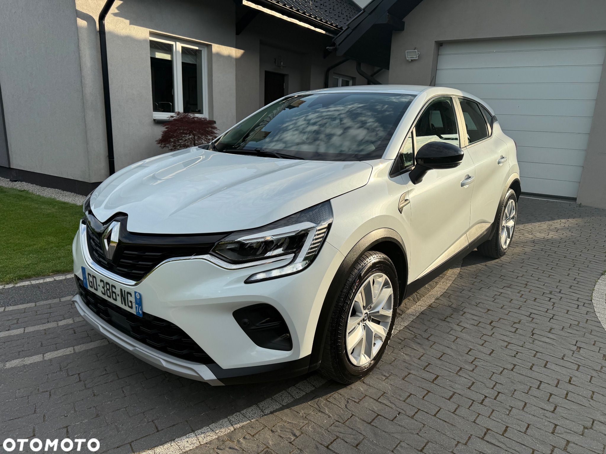 Renault Captur 1.3 TCe mHEV Intens EDC - 1