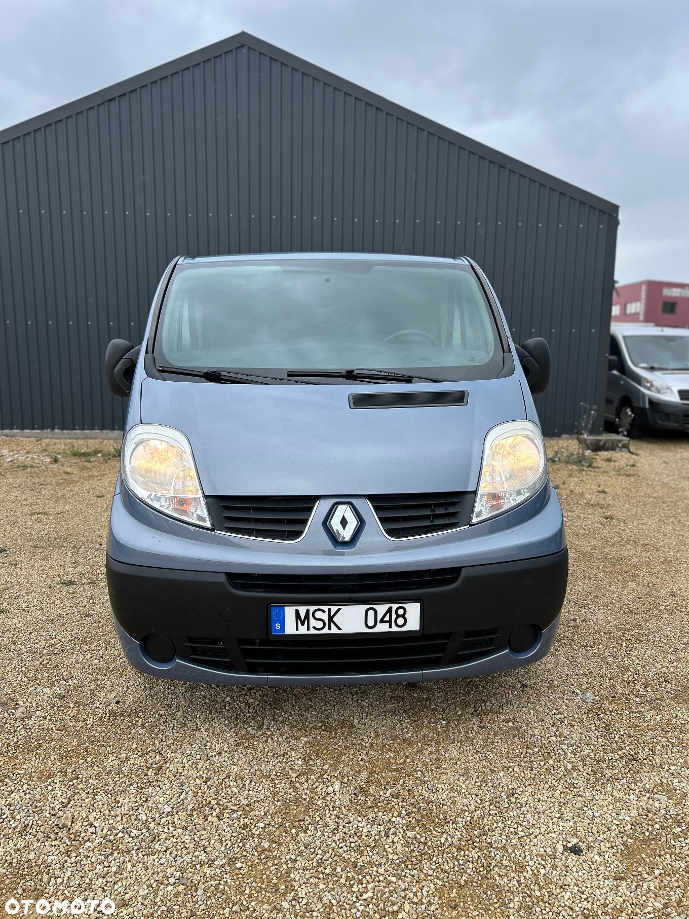 Renault TRAFIC - 2