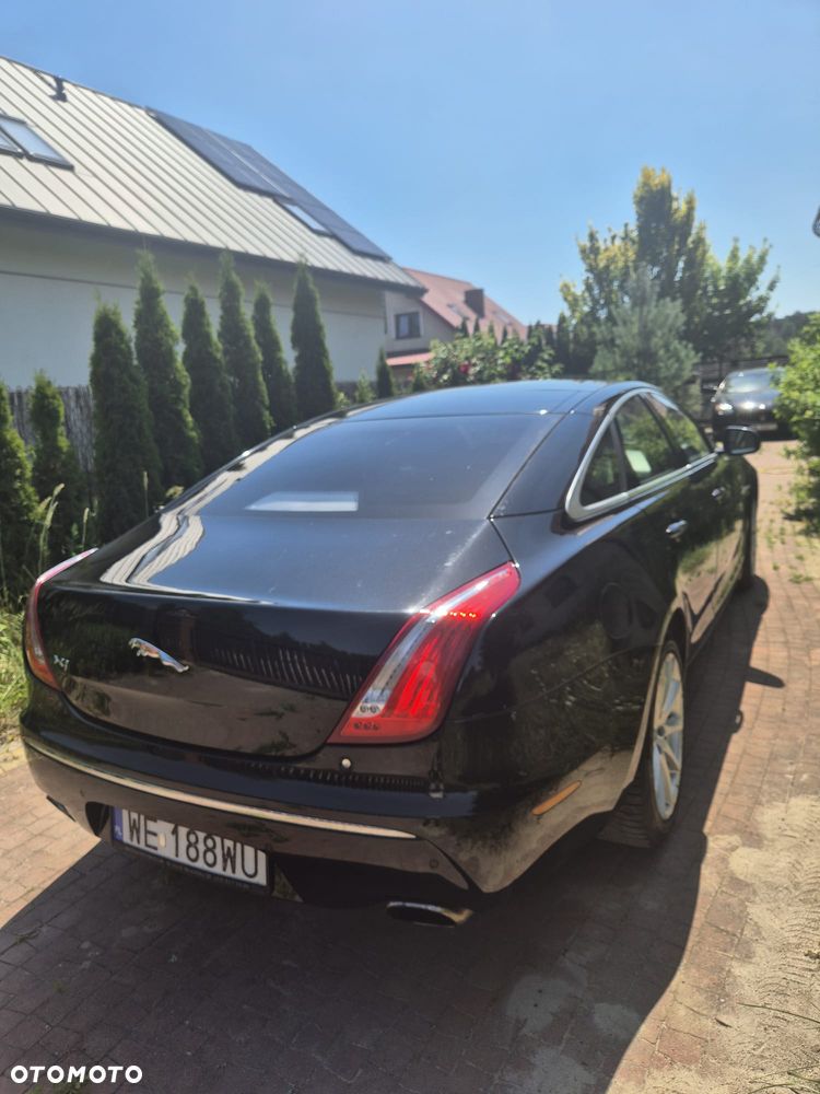Jaguar XJ 3.0 D V6 LWB Premium Luxury - 4