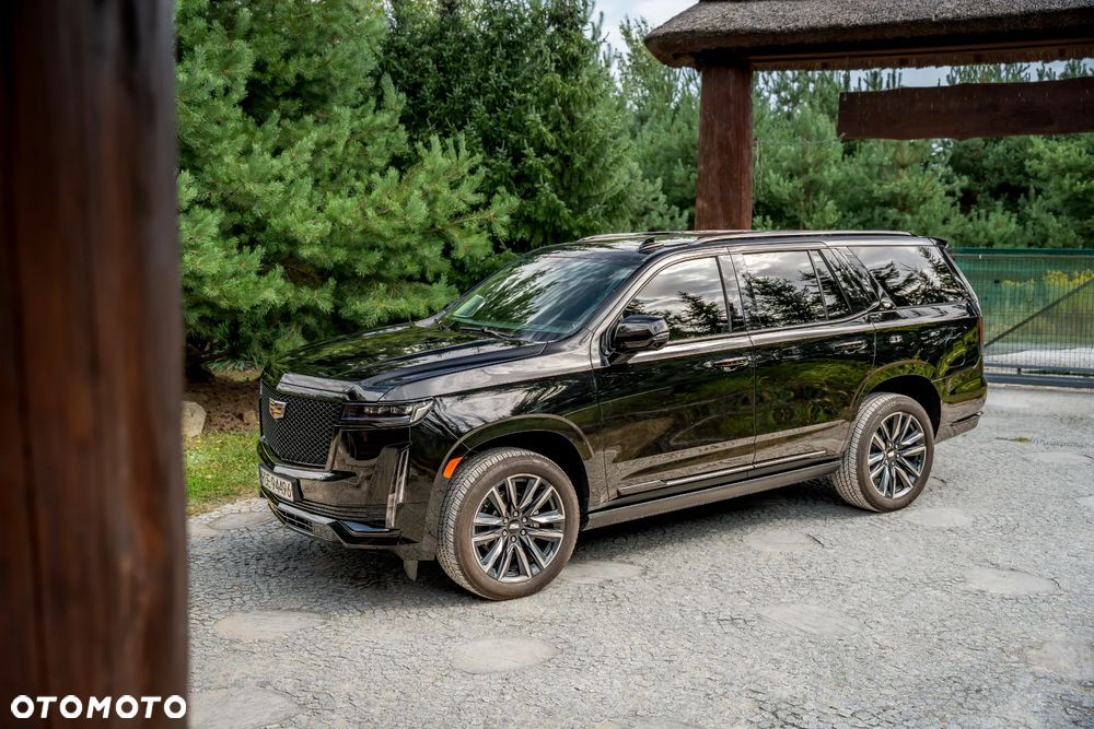 Cadillac Escalade - 4