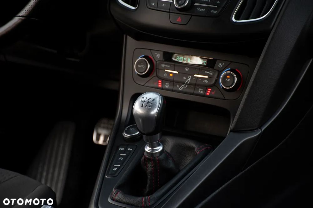 Ford Focus 1.5 EcoBoost STart-Stopp-System ST-LINE - 22