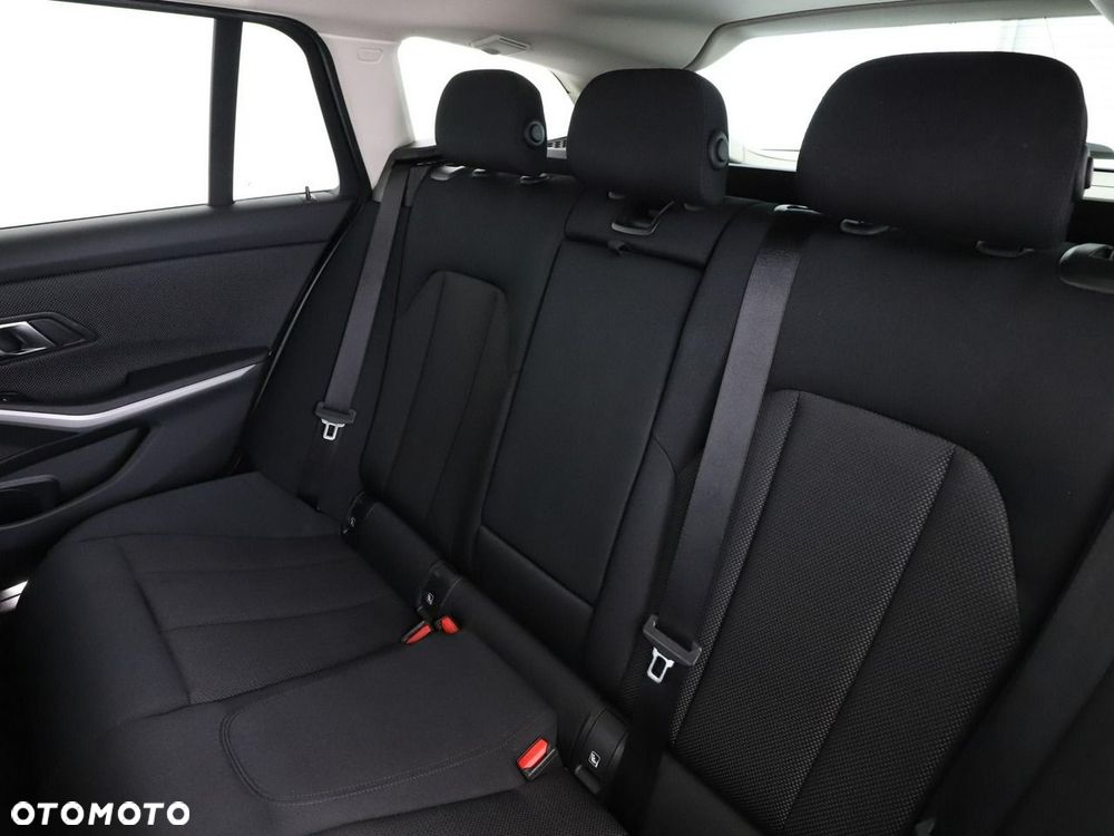 BMW Seria 3 318d MHEV Advantage - 18