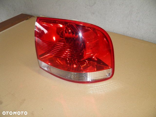 LAMPA TYLNA VW TOUAREG 7L6945096L - 2