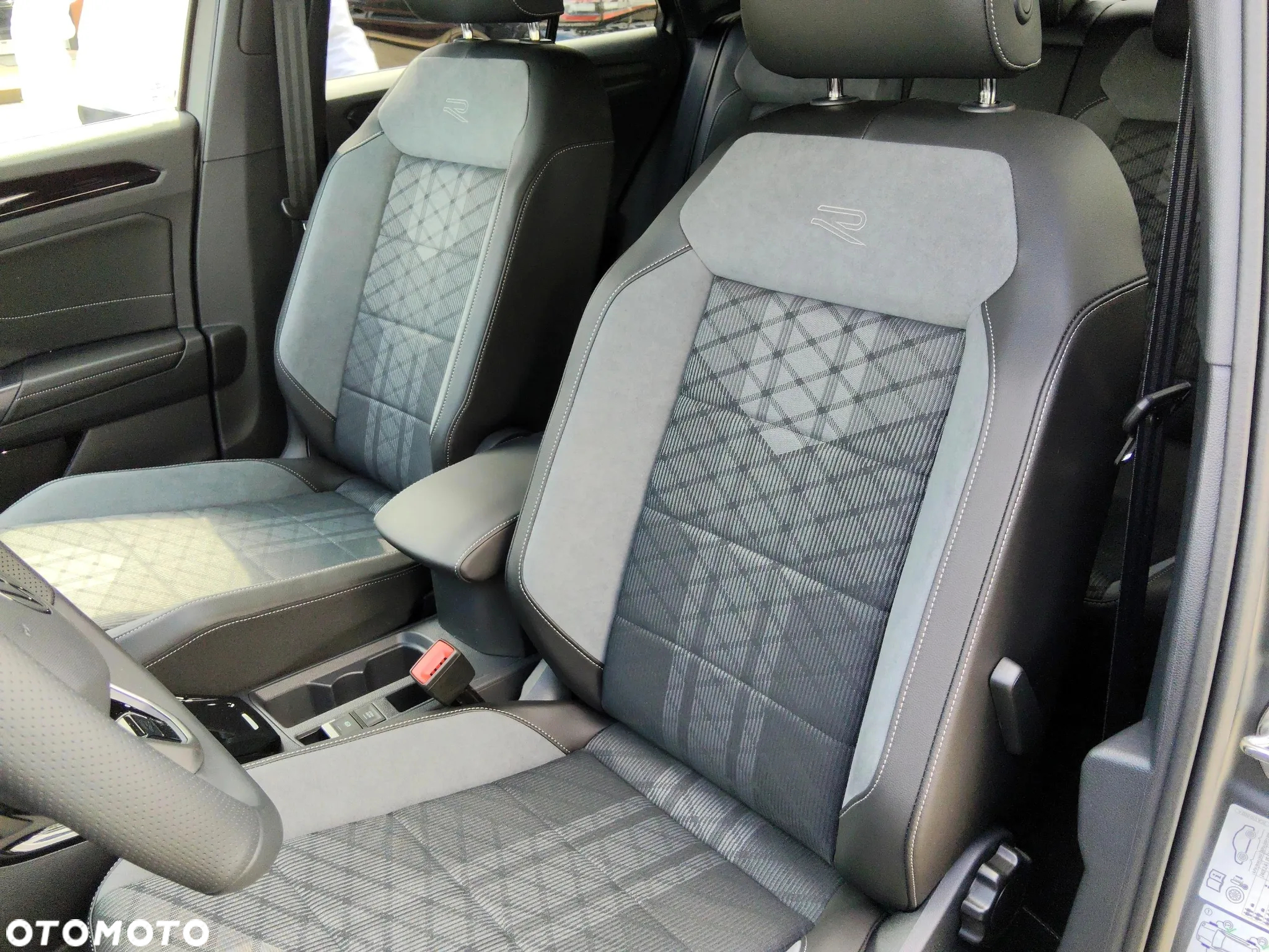 Volkswagen T-Roc 1.5 TSI R-Line Plus DSG - 11