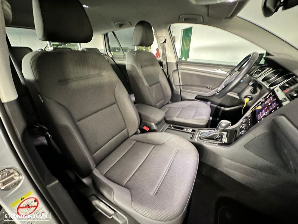 VW e-Golf AC/DC - 29