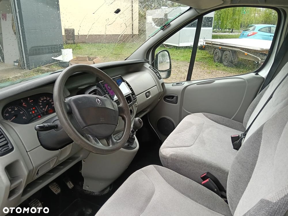 Renault TRAFIC - 9
