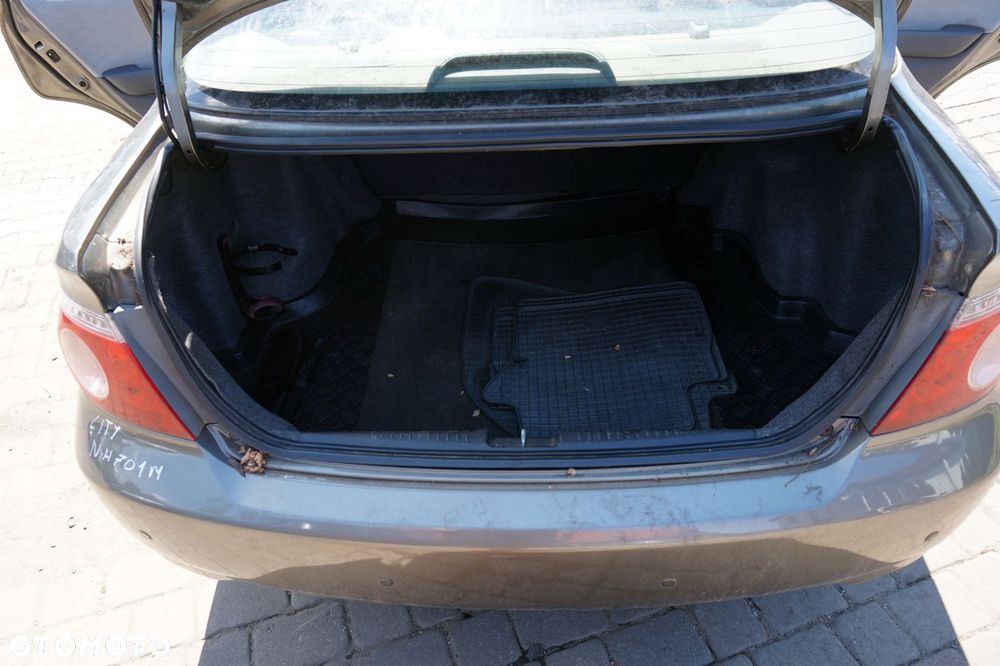 HONDA CITY IV 2007 NH701M 1.4 8V L13A8 82KM BEŻOWY na części - 12