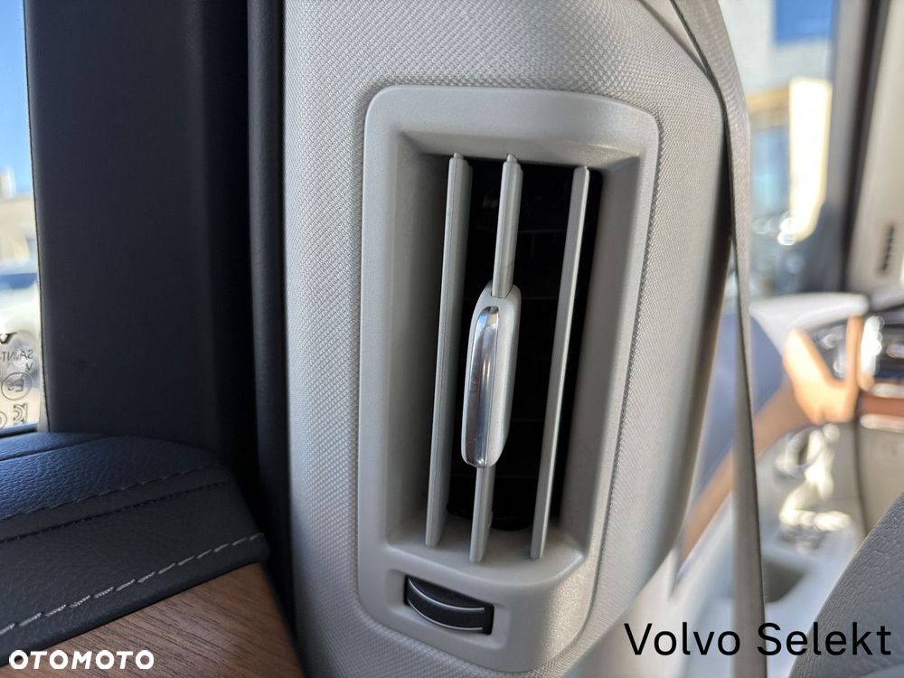 Volvo XC 90 - 22