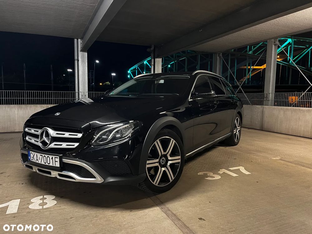 Mercedes-Benz Klasa E 220 d 4-Matic All-Terrain - 36