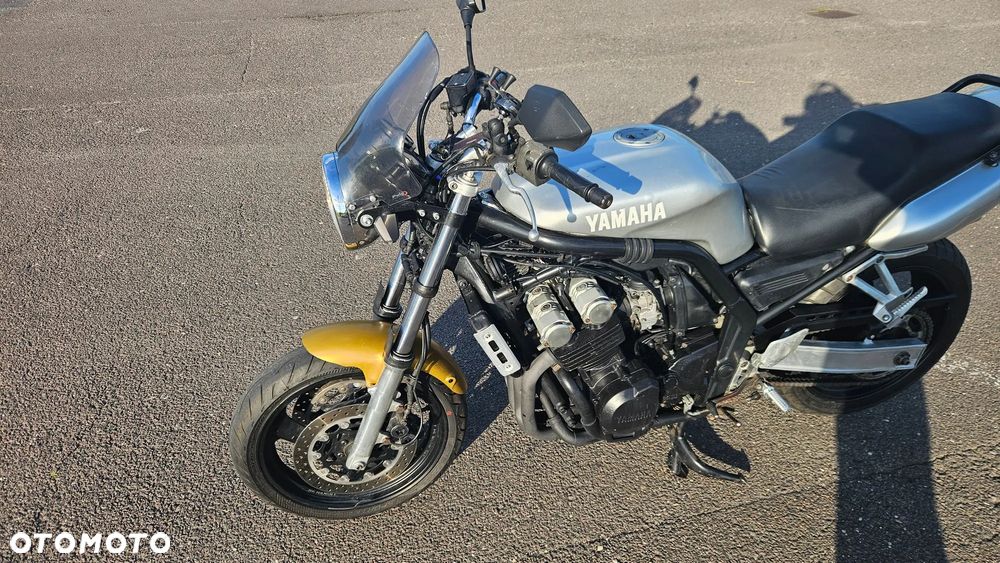 Yamaha FZS - 2