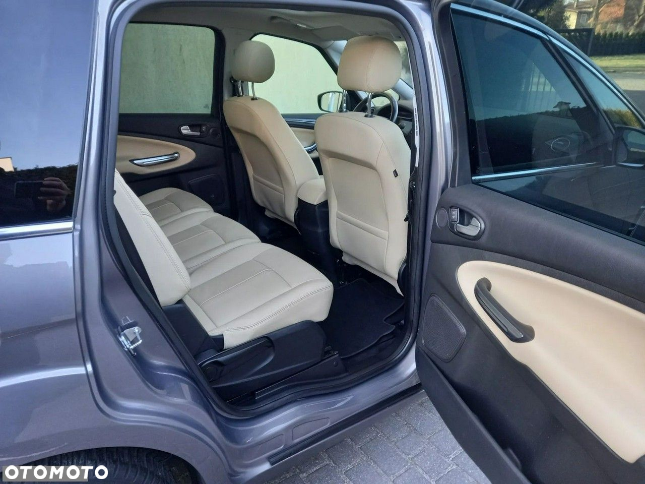 Ford S-Max - 26