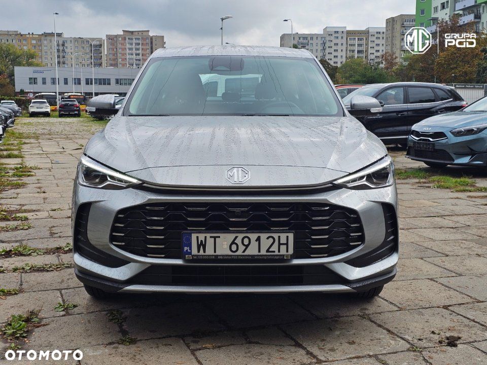 MG ZS - 11