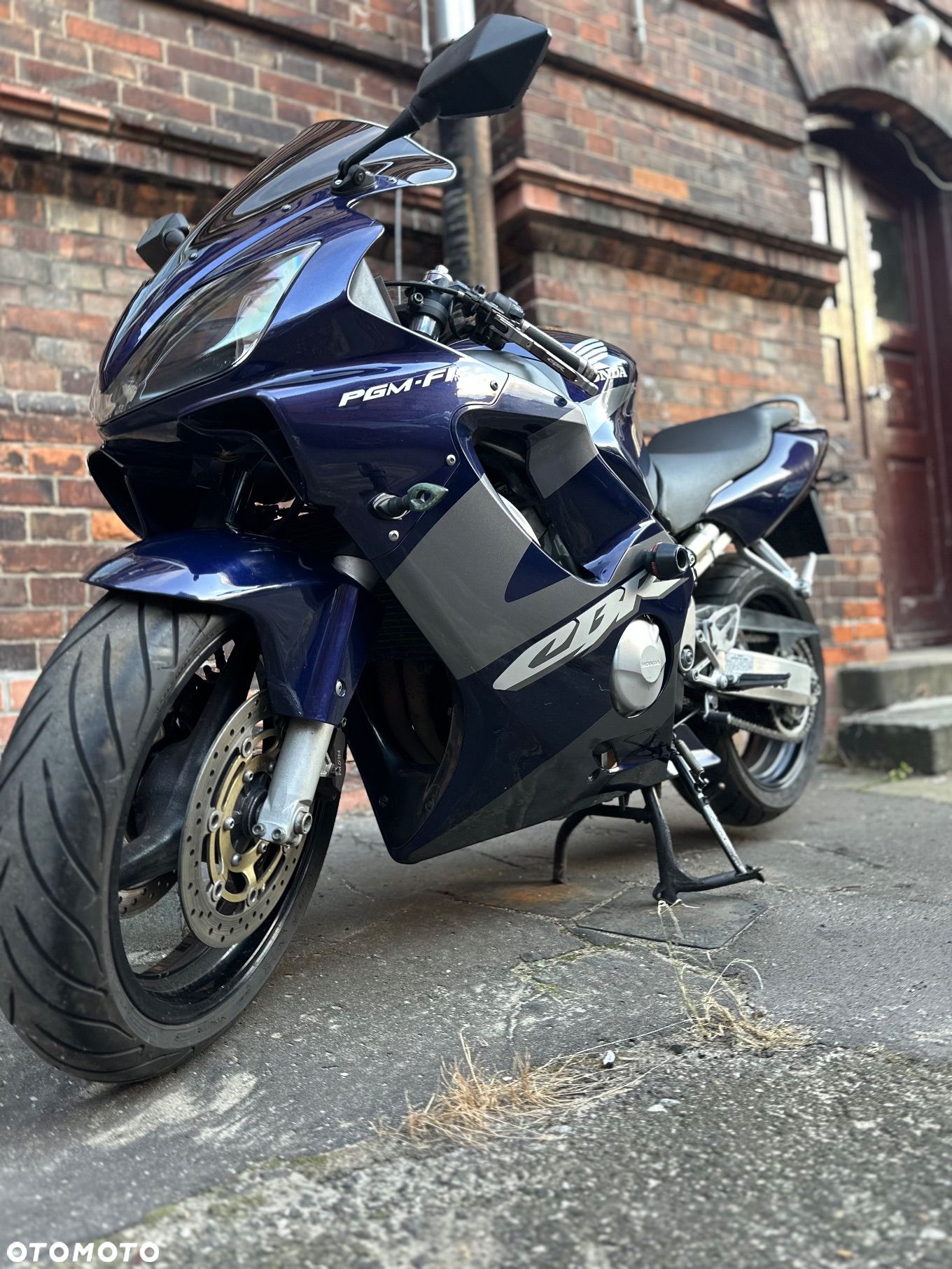 Honda CBR - 1