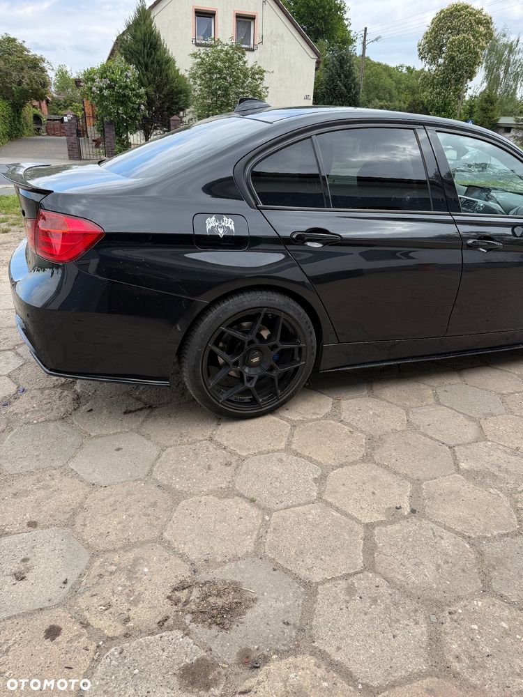 BMW Seria 3 318d Sport Line EU6 - 14