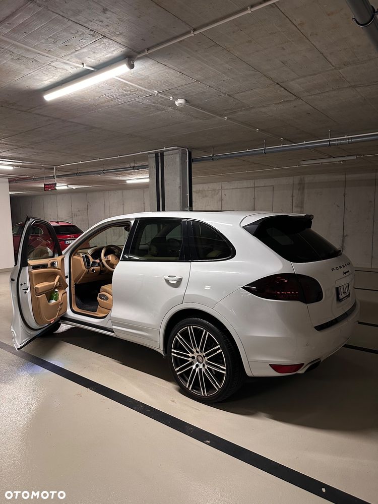Porsche Cayenne Platinum Edition - 31