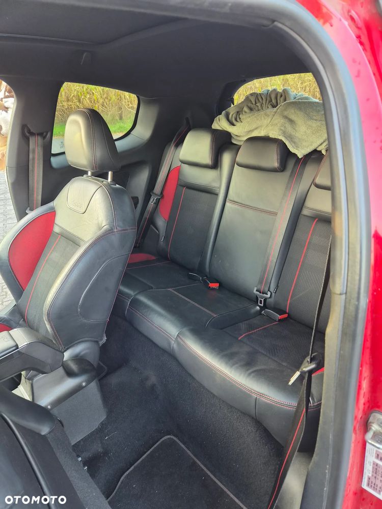 Peugeot 208 1.6 THP GTi - 11