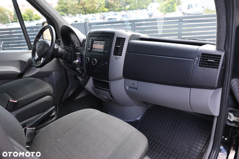 Mercedes-Benz Sprinter - 16