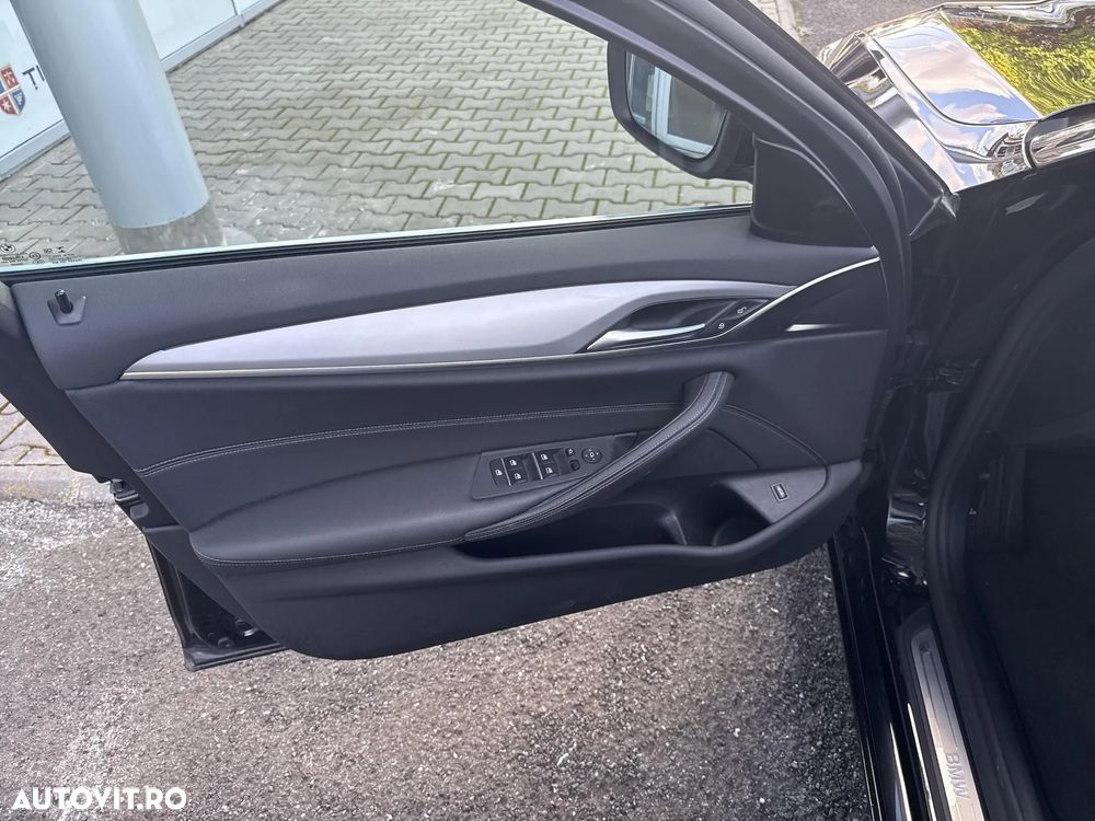 BMW Seria 5 520d xDrive AT - 11