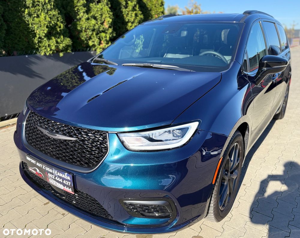 Chrysler Pacifica - 4