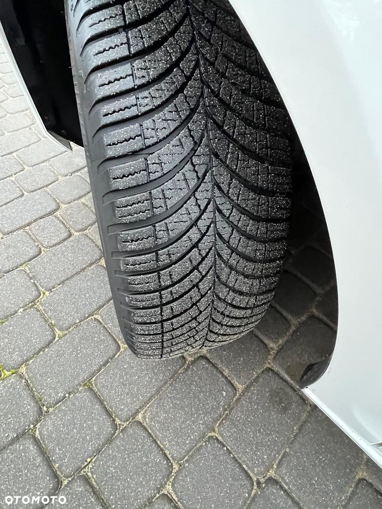 Volkswagen Golf 1.6 TDI DPF Style - 21