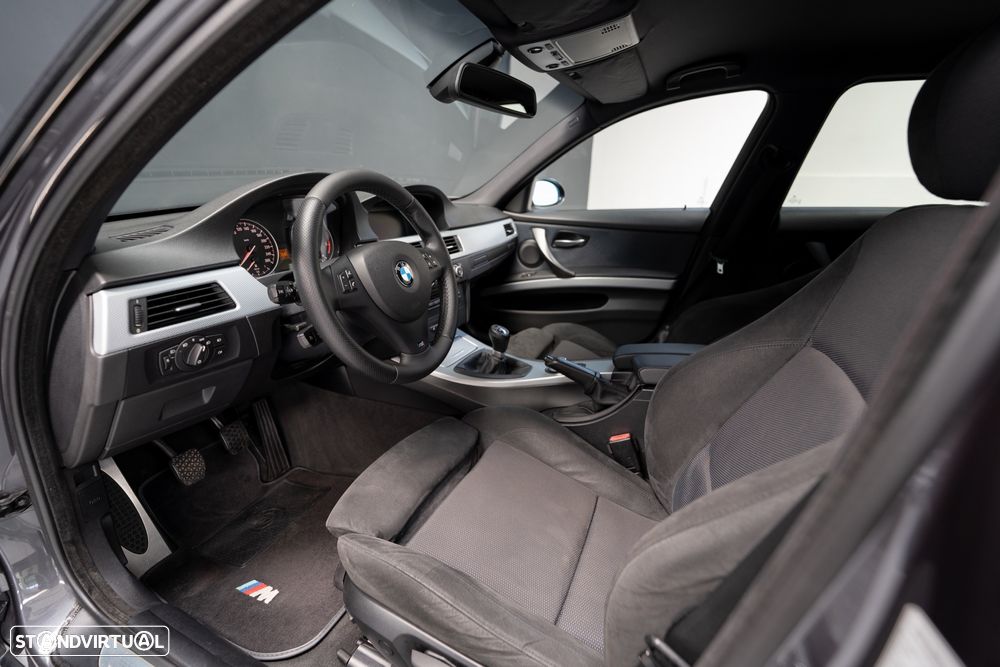BMW 318 d - 11