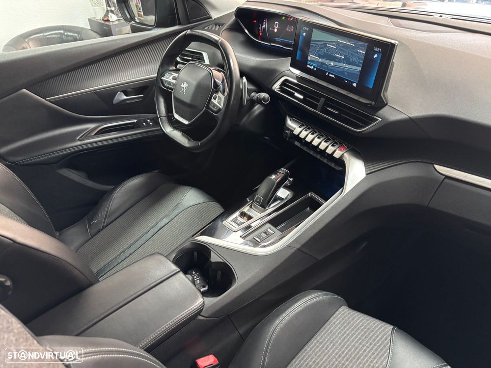 Peugeot 3008 1.5 BlueHDi Allure Pack EAT8 - 18