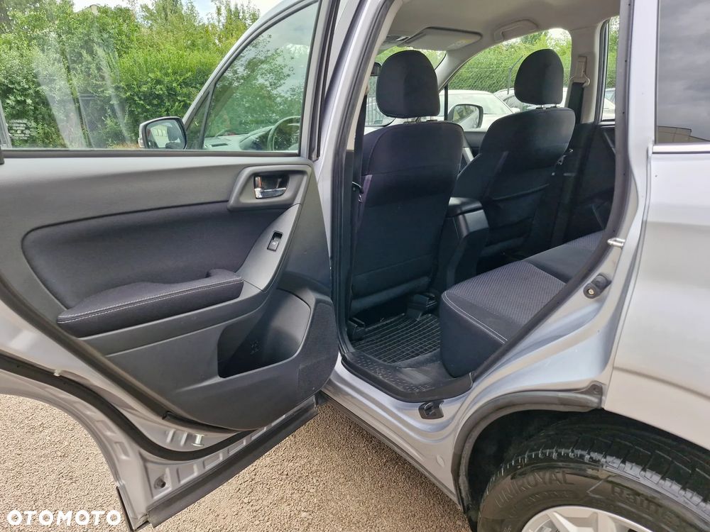 Subaru Forester 2.0i Exclusive Lineartronic - 13