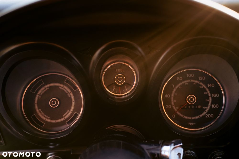Ford Mustang - 11