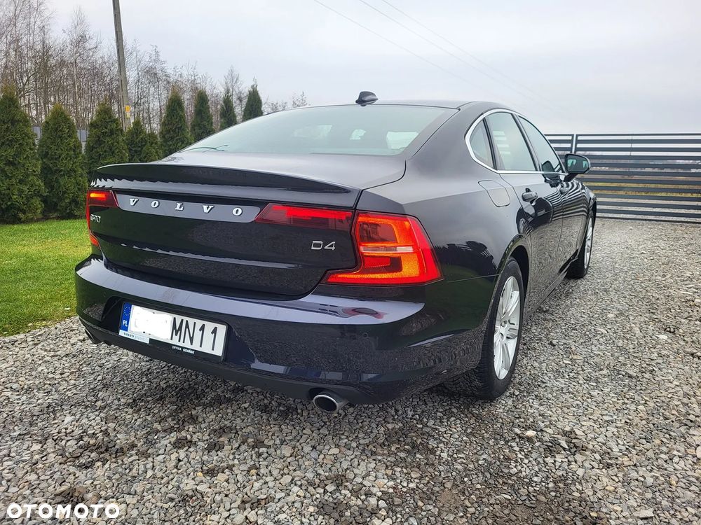 Volvo S90 D4 Momentum Pro - 17